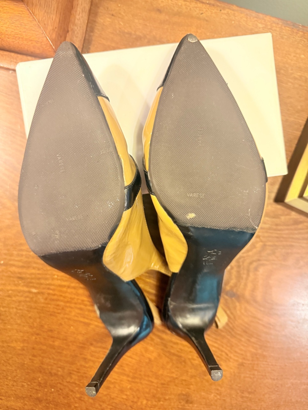 Tory Burch Tan Patent Leather Pointed Slingback Pumps Bow Black Trim Size 11 - Picture 8 of 10